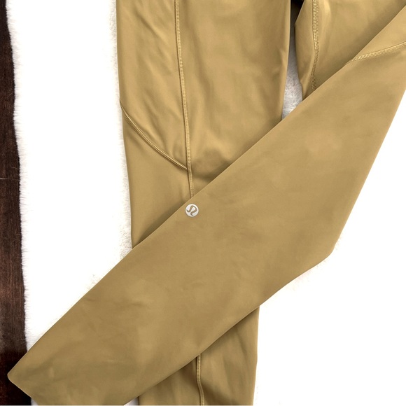 Lululemon Fast and Free Tight II 25" Non Reflective Nulux
Grape Leaf Size 6 - Picture 8 of 16